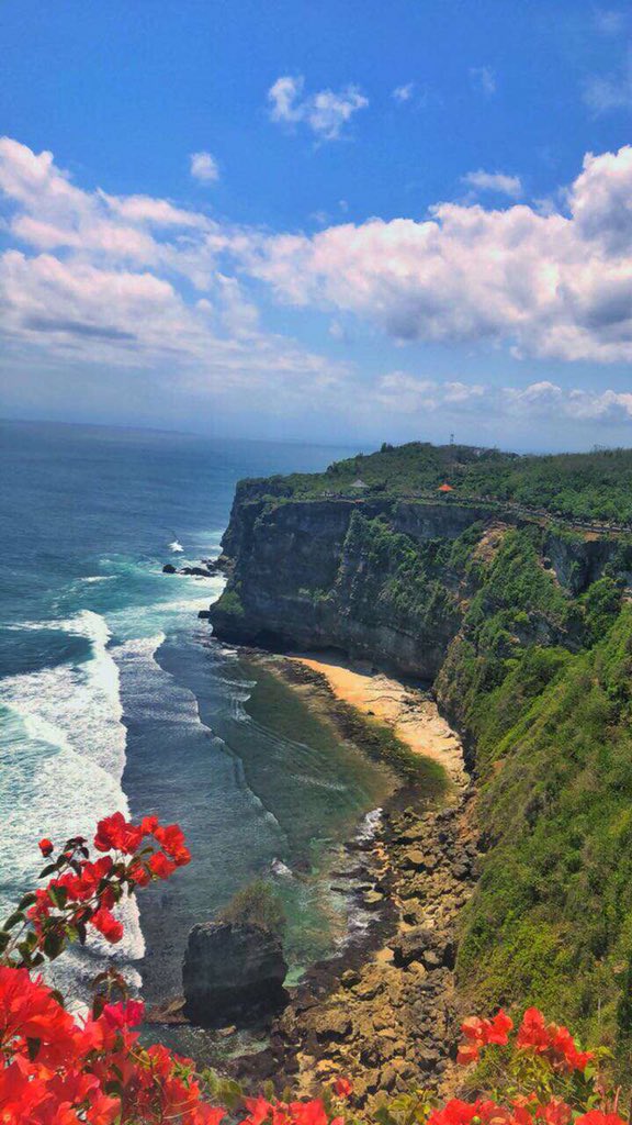 indo_pic's tweet photo. معلومة لمن سيزور #جزيرة_بالي 🏖 
لأول مرة 4 او 5 أيام لاتكفي لتغطية جميع معالم وفعاليات الجزيرة 

 أهم مايجب التركيز عليه👇🏻

التجديف في النهر 
اطلالة منطقة اولواتو
بحيرة براتان + البحيرتين التوأم
منطقة اوبود
رحلة الدبابات 
شاطئ جمبران 
الألعاب البحرية في نوسادوا
#صور_اندونيسيا 🇮🇩 https://t.co/h3OXABqucW