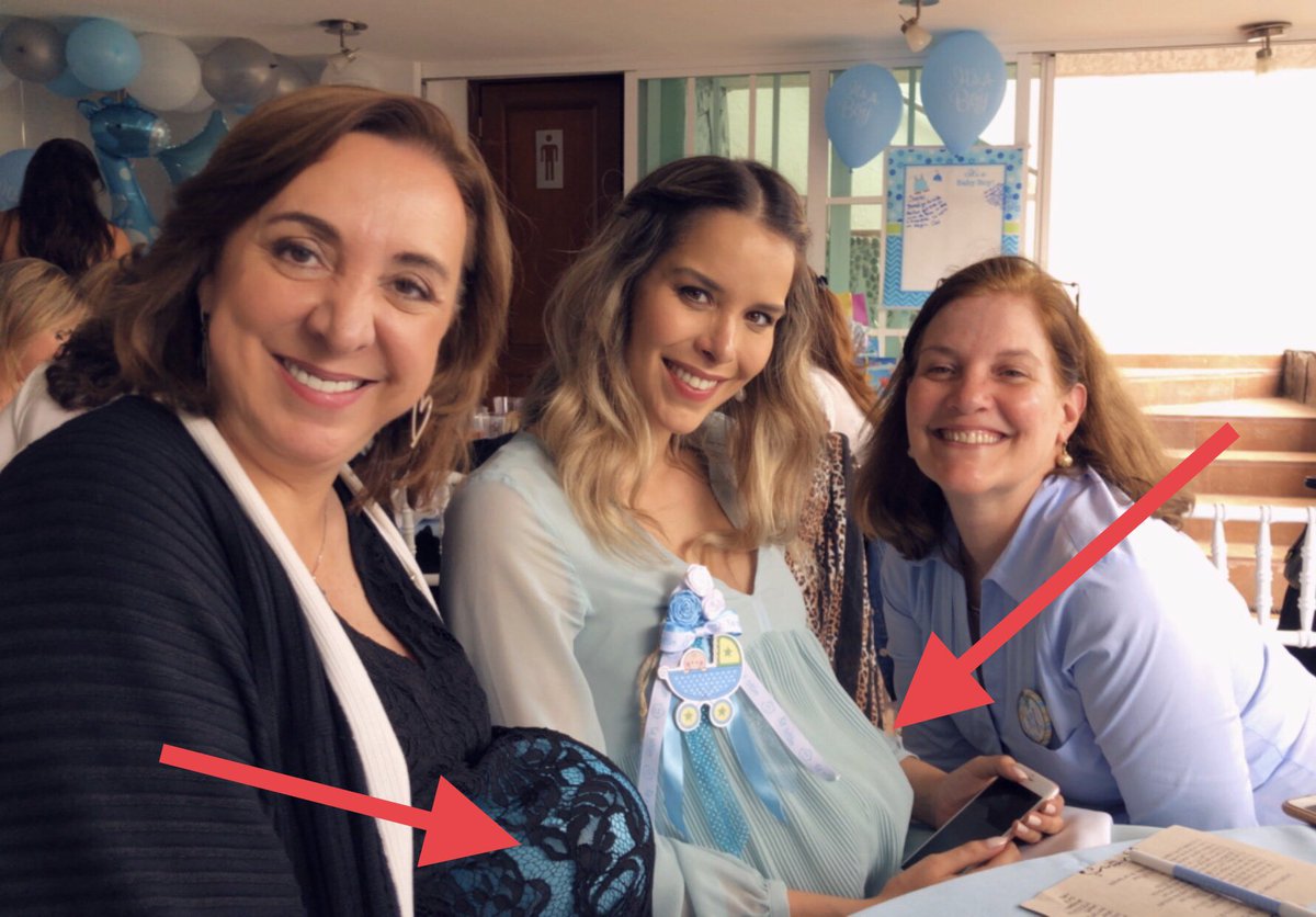 rosiorozco's tweet photo. Baby shower de una increíble venezolana y amigas #AliadasVsTrata 
Deliciosas #ChidaLaArepa y juegos muy divertidos 🤣🤪😆 https://t.co/yYt2IgjW3h
