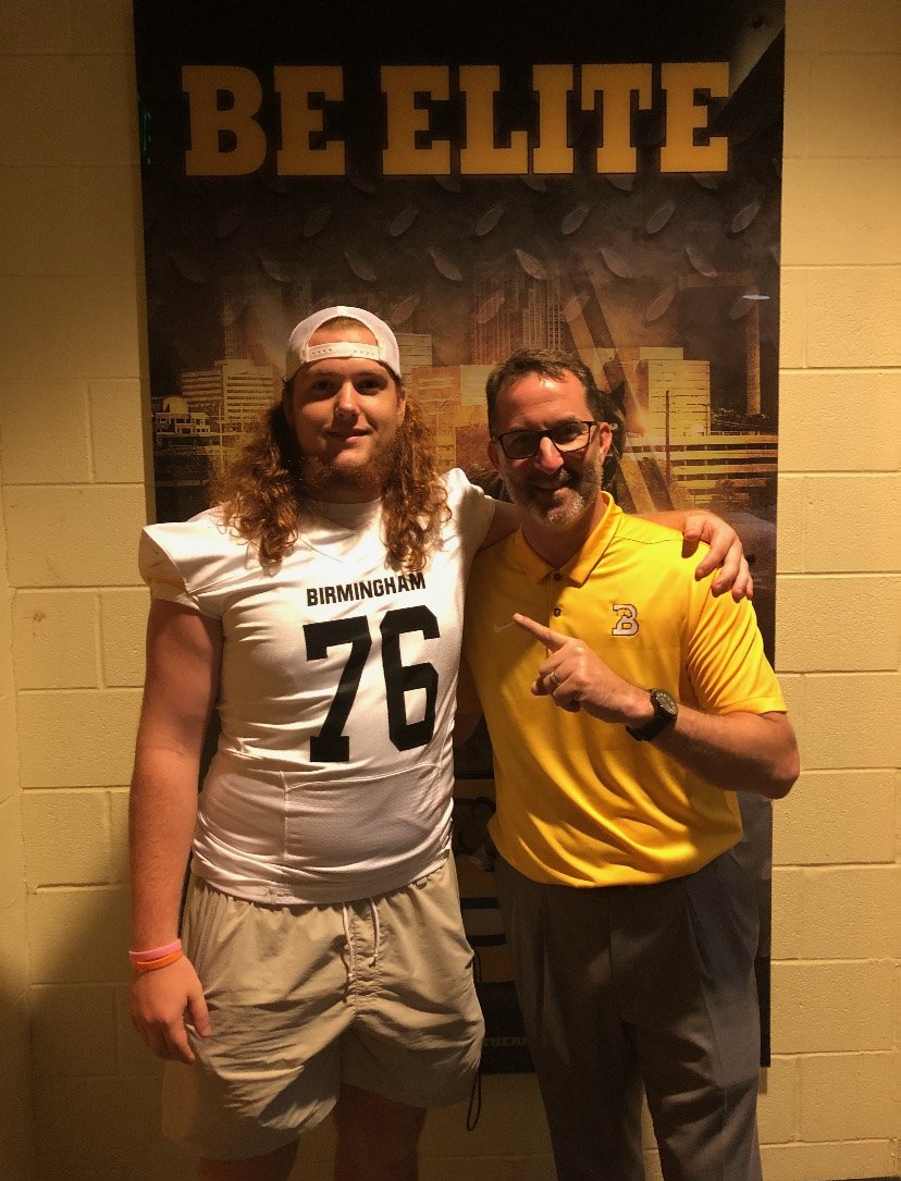 WaltonRecruits's tweet photo. NEW OFFER! 2020 OL @hurst_76 (6' 2" 255) thankful @BSCFootball @TonyJoeWhite5 @JohnPerin offered! #yeahpanthers #BirminghamSouthern https://t.co/ugEUhDFV1c https://t.co/l0YisgwLIp