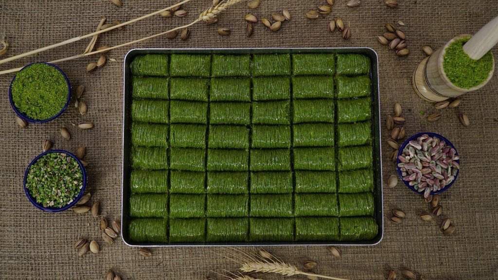 🍯 EN TATLI ÇEKİLİŞ

🎁 30 Haziran’a kadar bu tweeti RT yapıp hesabımızı takip eden 3 kişiye, dünyanın dört bir yanına gönderdiğimiz “fıstıklı dolama” dan birer kg hediye.

🌐 Online sipariş için: baklavacimehmetyildirim.com