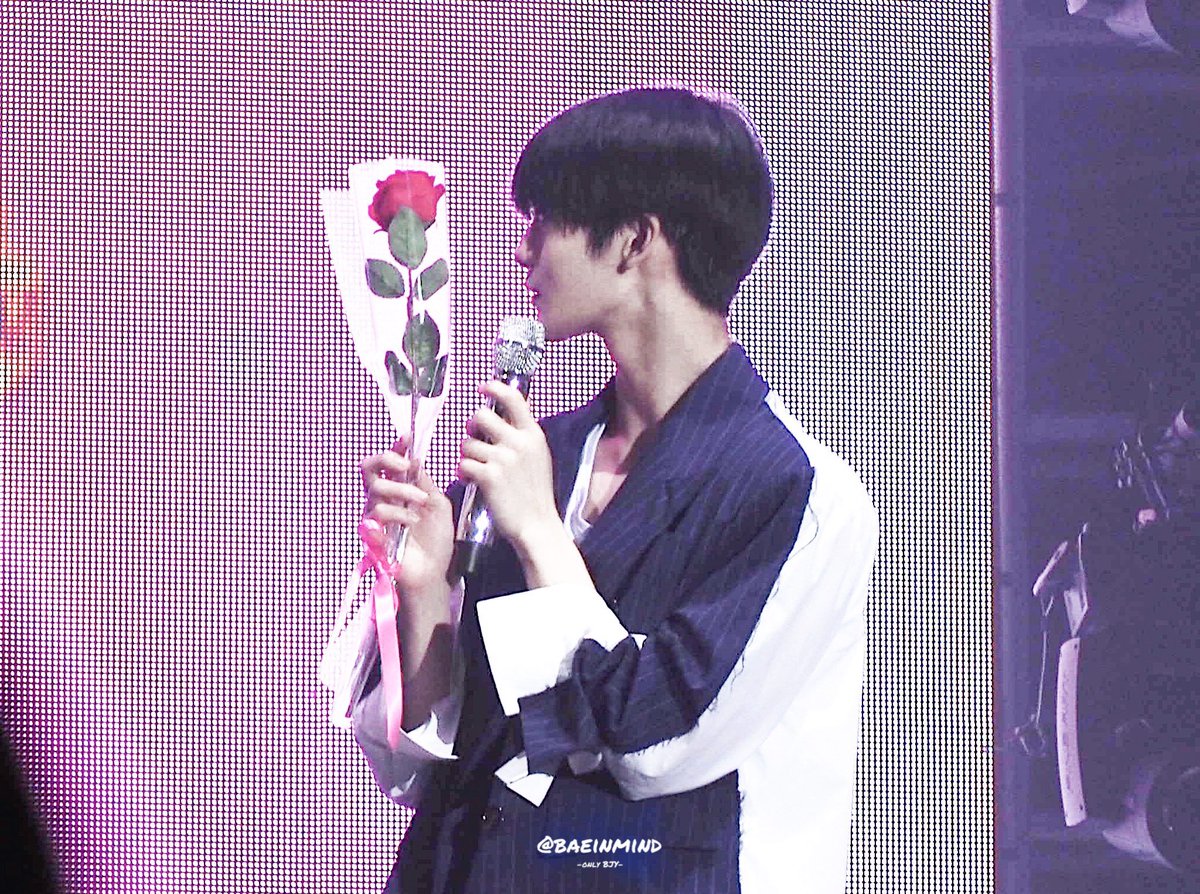 baeinmind's tweet photo. 22062019 
BAE JINYOUNG FanMeeting 
Im Young in HK🌹

#Baejinyoung #배진영 #BaeJinYoungIMYOUNGinHK https://t.co/3oQp5DenD8