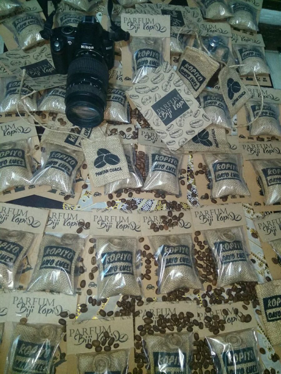 Hendrasipayung's tweet photo. Salah satu produk turunan dari kopi adalah parfum kopi. Kelebihannya selain menyebarkan aroma yg menenangkan jg bisa menyerap aroma yg tidak sedap
https://t.co/Sp253pK6kr @AndiArief__
@jokowi
#kopiindonesia
#perkebunanindonesia
#kopi 
#gamalinstitute https://t.co/VRPczf1siU