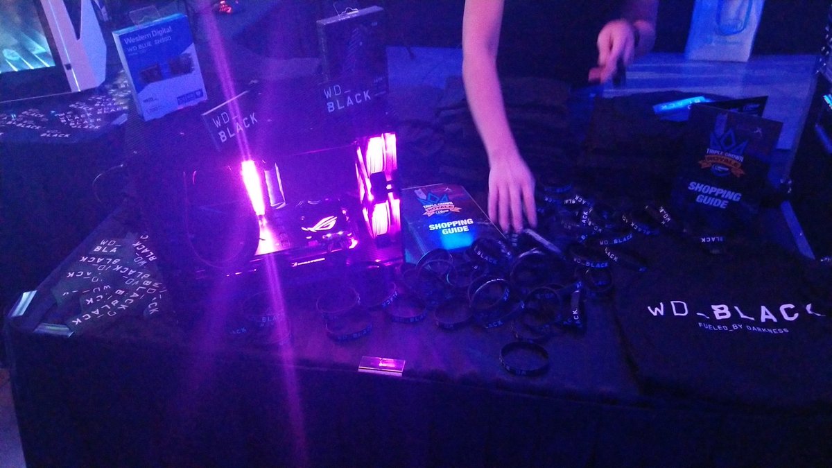 jaykayoppa's tweet photo. WD_BLACK REP!! TRIPLE ROYALE EVENT ESPORTS ARENA! #WdBLACK @WDC_Gaming  @Newegg https://t.co/mCgoWE8aIE
