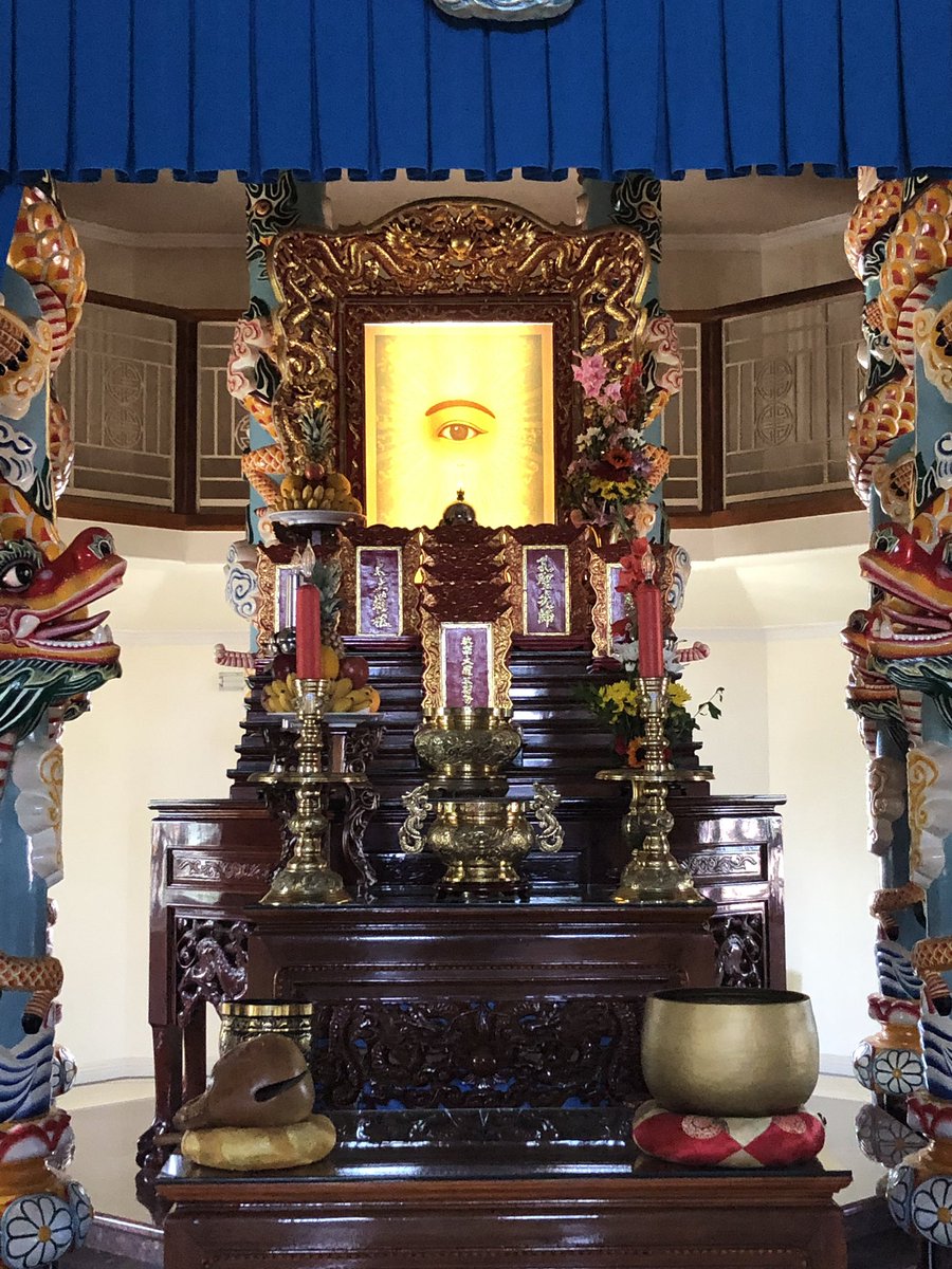 SimonaLazzerini's tweet photo. Cao Dai temple in LA #newreligiousmovement #caodai #ReligiousStudiesNerd https://t.co/1CbDf2MZR7