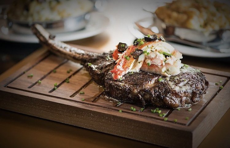 Del Frisco’s Double Eagle Steakhouse <a href="/Del_Friscos/">Del Frisco's</a> - Impeccable, chef-driven cuisine, extensive award-winning 💯 wines 🍷, and exceptional hospitality create an unparalleled experience. DelFriscos.com/reservation
#steakhouse #finedining #saturday #dinnertime #winetime #steak
