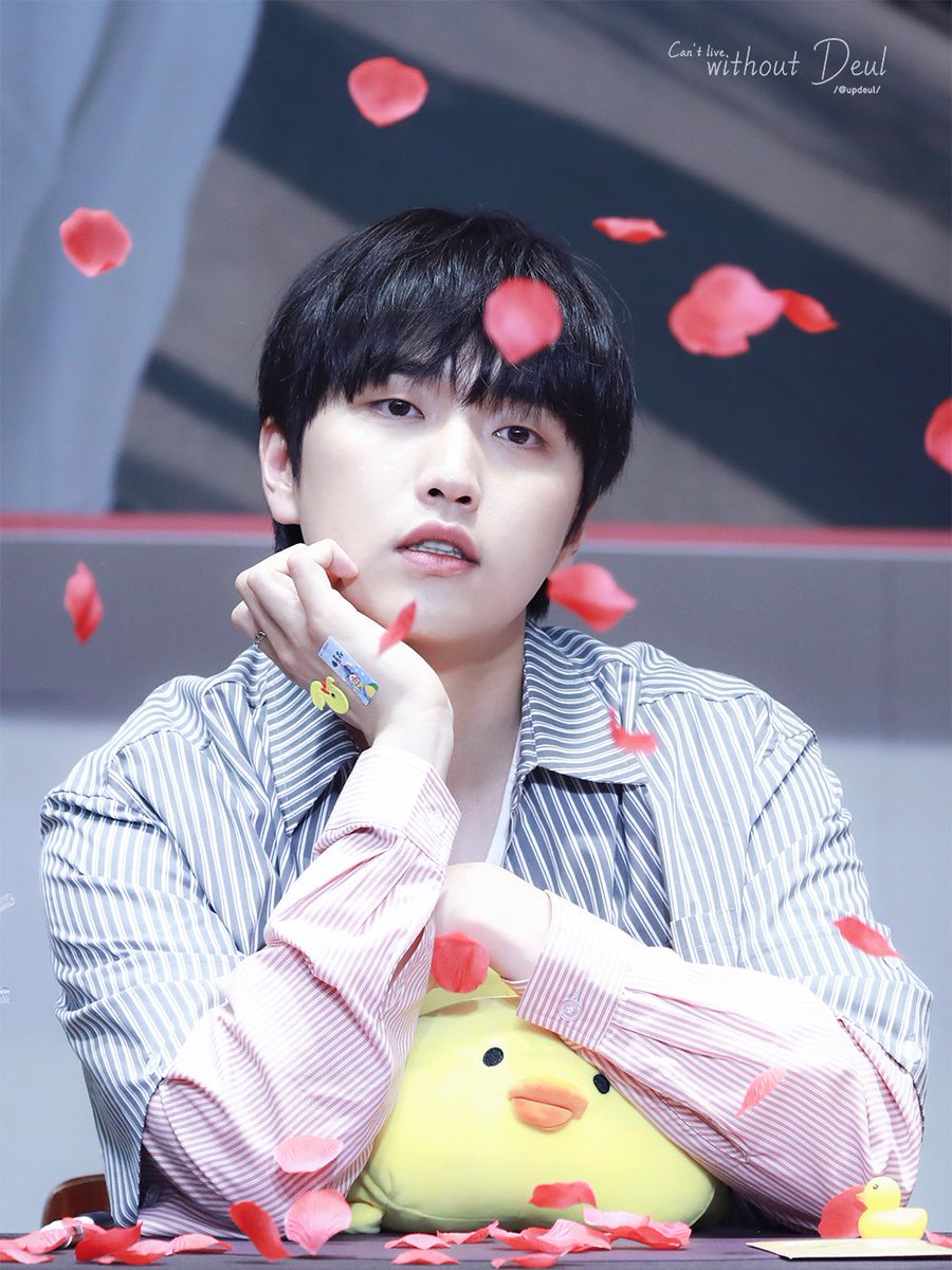 B1A4STBR's tweet photo. [FOTO] (190622) Sandeul Solo Comeback | 3º Fansign One Fine Day

cr @simplegoodnight  @updeul @Starryboy_Deul @onlyonecnu1991

#SANDEUL_COMEBACK #산들_날씨좋은날 #산들 #B1A4 #Sandeul https://t.co/cmN4CUUxKu