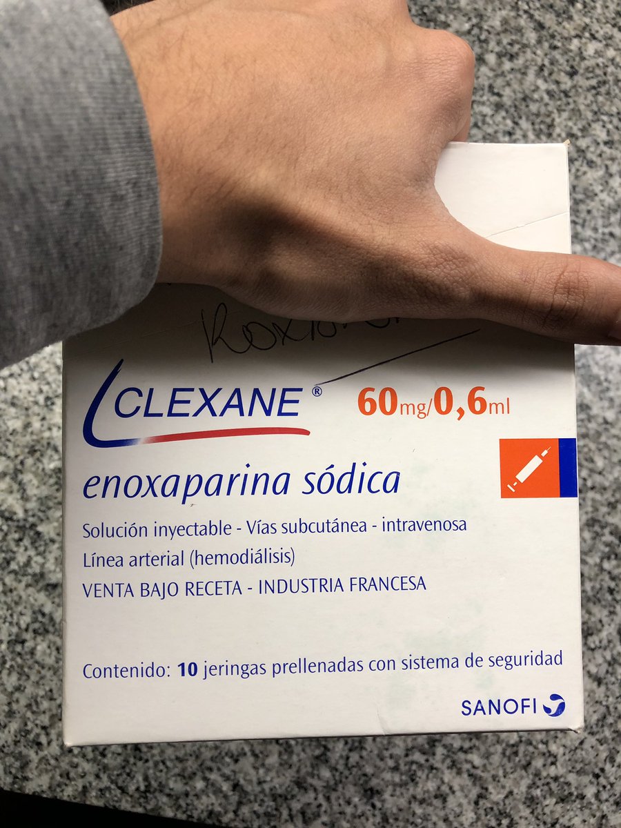 AlgunMatias's tweet photo. Mi mamá tiene un coágulo en la yugular y por culpa de un hematologo que la medicó mal, ahora tiene otras 2 venas tapadas.
Necesita inyectarse esto si o si cada 12hs, pero sale $70.000 por mes.
Si tenes algún contacto que nos ayude o te sobro alguna inyección, háblame. Todo sirve. https://t.co/prQ6dUcqZs