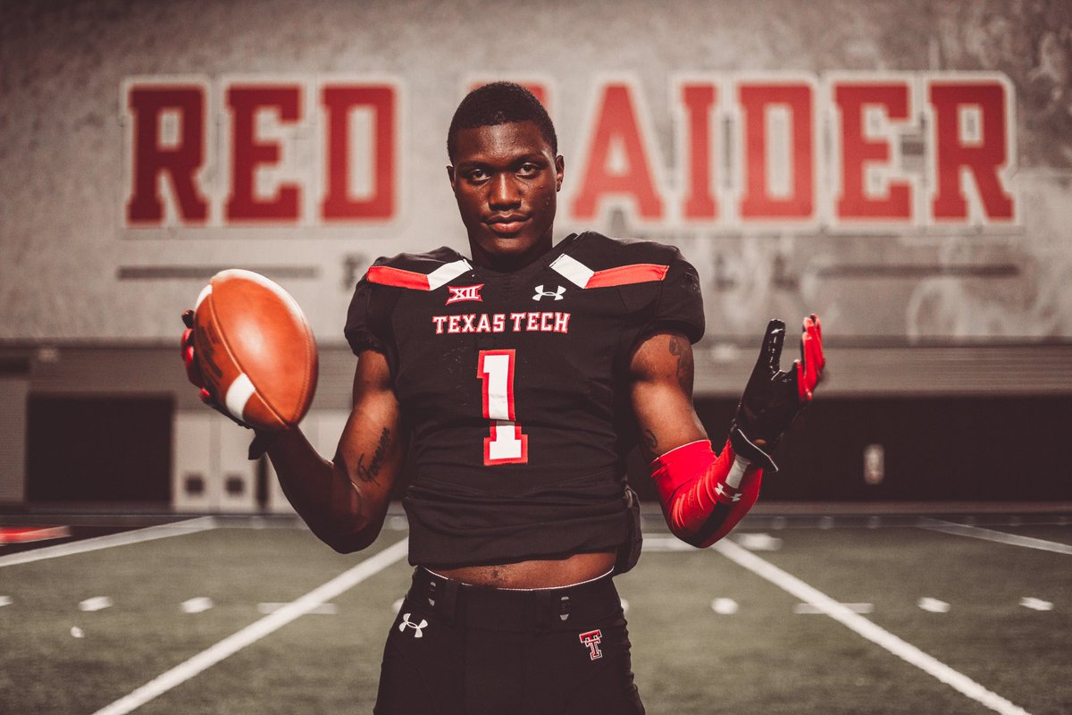 JJ_spark12's tweet photo. I’m 1000% committed. Thank God. Thank you Lord🙌🏽 #GunsUp⚫️🔴 https://t.co/fK5t5Ig7CT