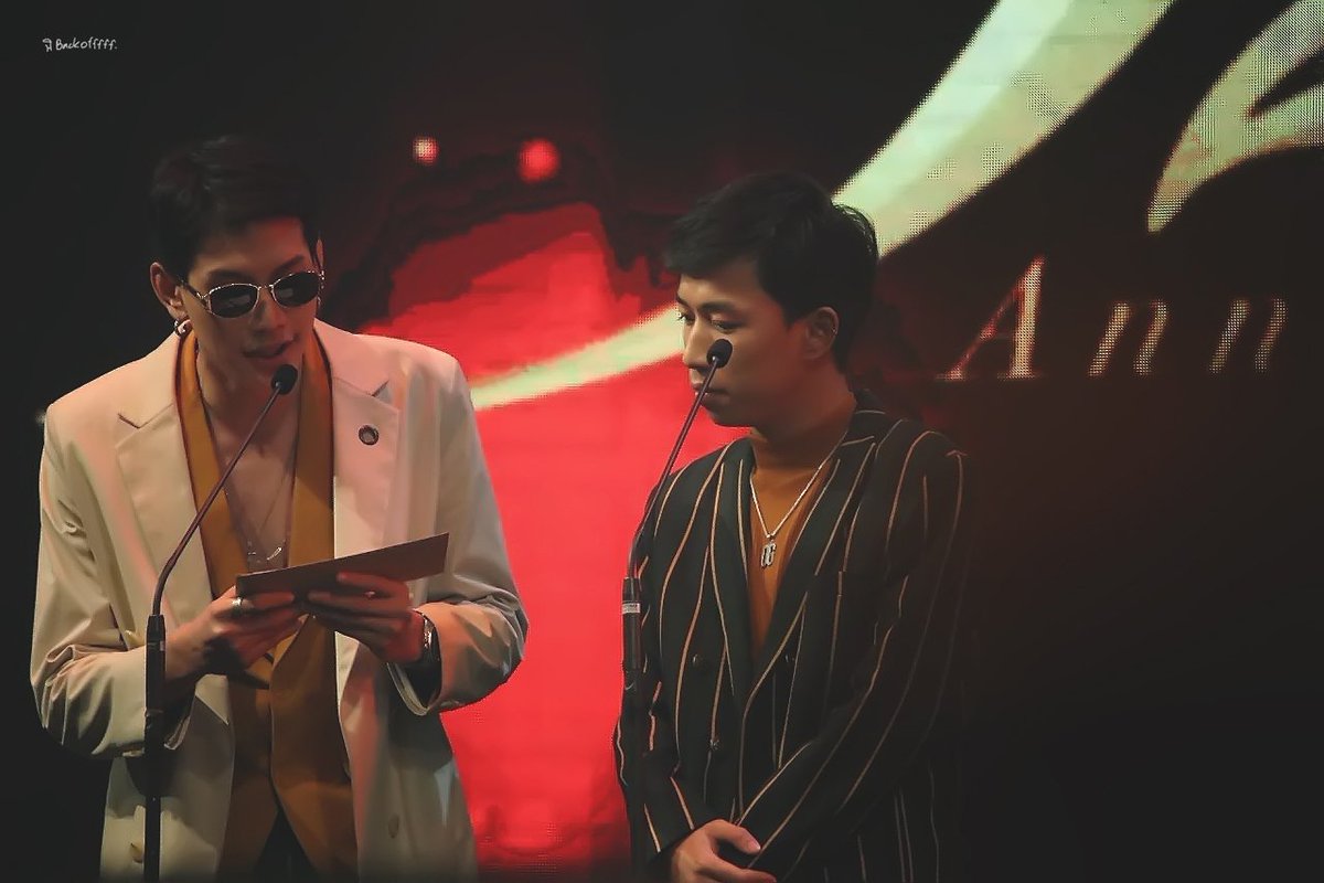 backofff__'s tweet image. HQ 190620 :  ✨

@Lazyloxy
#lazyloxy
#therapper
#therapperthailand
#OGANIC
#9entertainawards2019