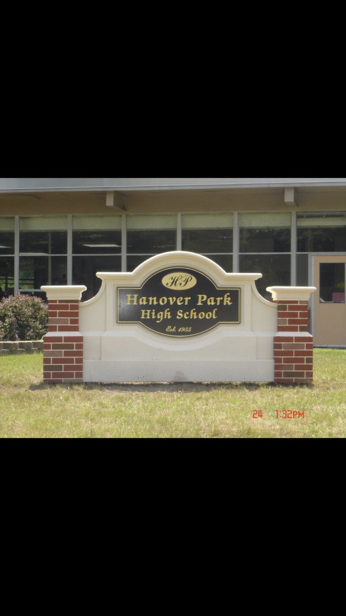 MorrisSign30's tweet image. Happy graduation season! Here is one of the many signs we have done at Hanover Park High school! #graduationsigns #summer