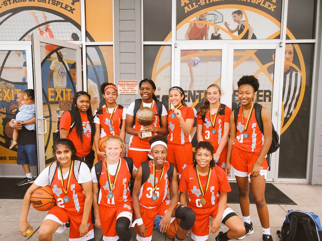 SAFinestbball's tweet photo. Proud of SA Finest Team @LexiRich11 

Growth! This team is comprised of rising freshman and are running their race with focused #FinestVision 

3-0 today! Congrats Young Queens https://t.co/wCtbVAWBjK