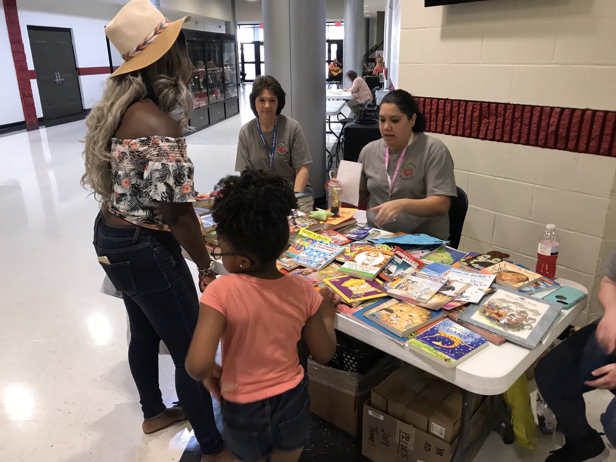 cabotsd's tweet photo. Love seeing all these families at #CabotReads Family Night! https://t.co/b6cD8bnO4X