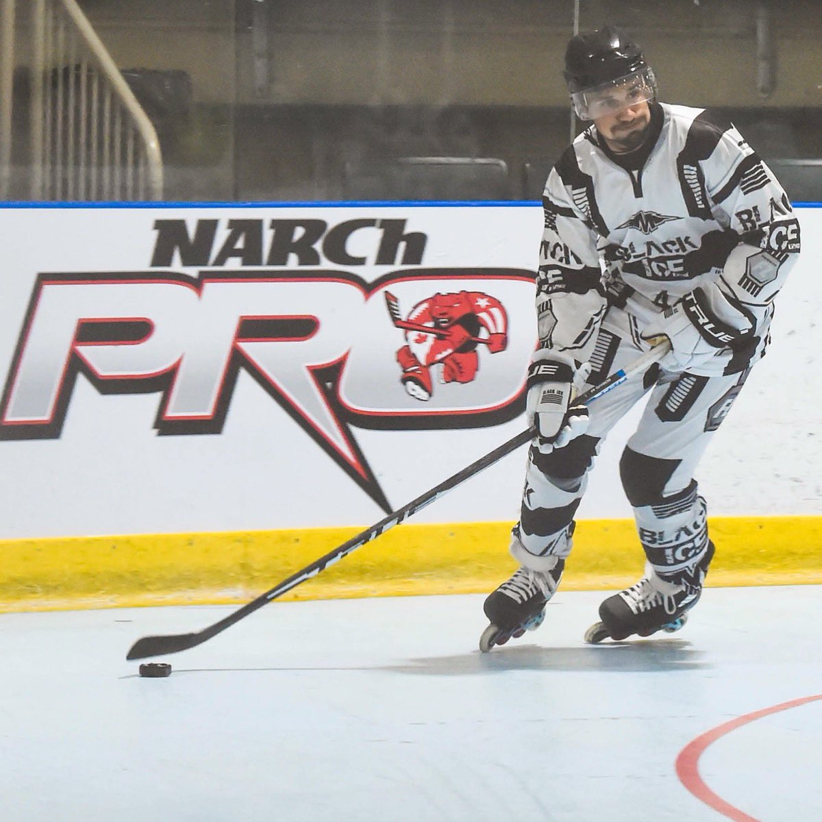 JSchiavo44's tweet photo. Off to the playoffs! #blackice #rollerhockeyseason #NarchPro @narchplayers @rollerdad_news follow these guys to watch our 11am playoff game vs the Roadrunners! #sundays https://t.co/EJrtTxayLu