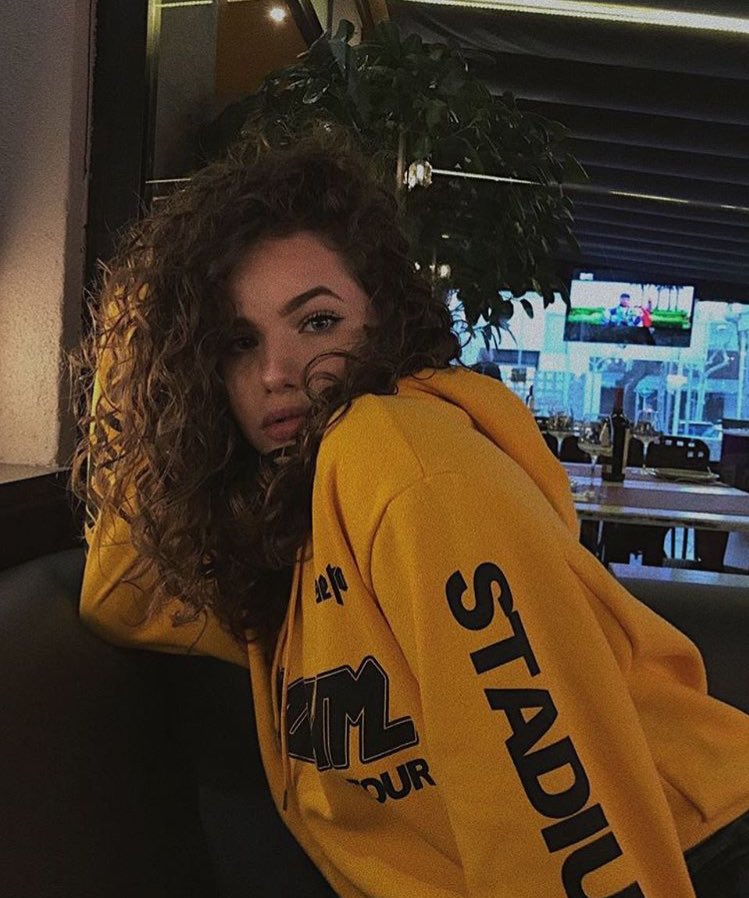 natalieeeblakee's tweet photo. Natural hair ❤️ https://t.co/VuI3zX4qkd