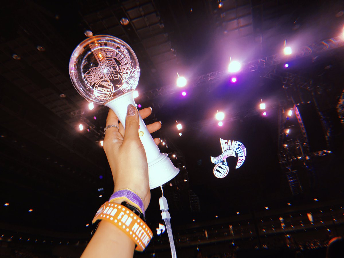 aaa_luv_r's tweet photo. 5人のライブもそれぞれソロで歌うとこ多くて新鮮だった🤭💫

でもやっぱり直也くんいてこそのAAAの歌だ〜って思った！！
直也くん早く戻ってきてほしい✨

#FANFUNFAN
#AAA
#aヲタさんと仲良くなりたい https://t.co/8Mw92rR3mc