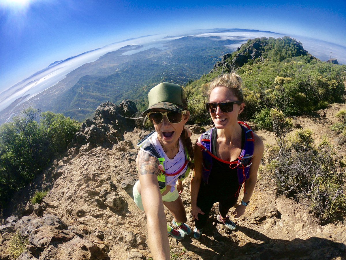 HeatherroseSf's tweet photo. 20 miles 2,500 ft of UP of clearing the mind...and Finding my Smile 😃 

@HOKAONEONE  @Ultraspire https://t.co/1O4VccSSRp