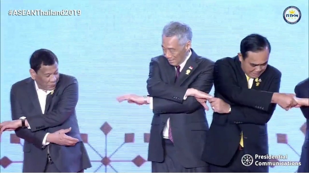 jcdongon's tweet photo. ASEAN Leaders on their traditional crossover handshake during the opening ceremony of the 34th ASEAN Summit in Bangkok, Thailand. https://t.co/45UneruXIE