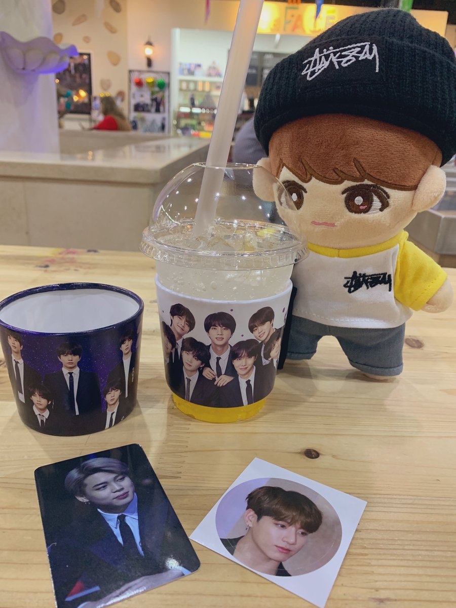 kook_niko's tweet photo. 朝からカップホルダー巡り。💗
#caFACE https://t.co/PlS6Z6ALiS