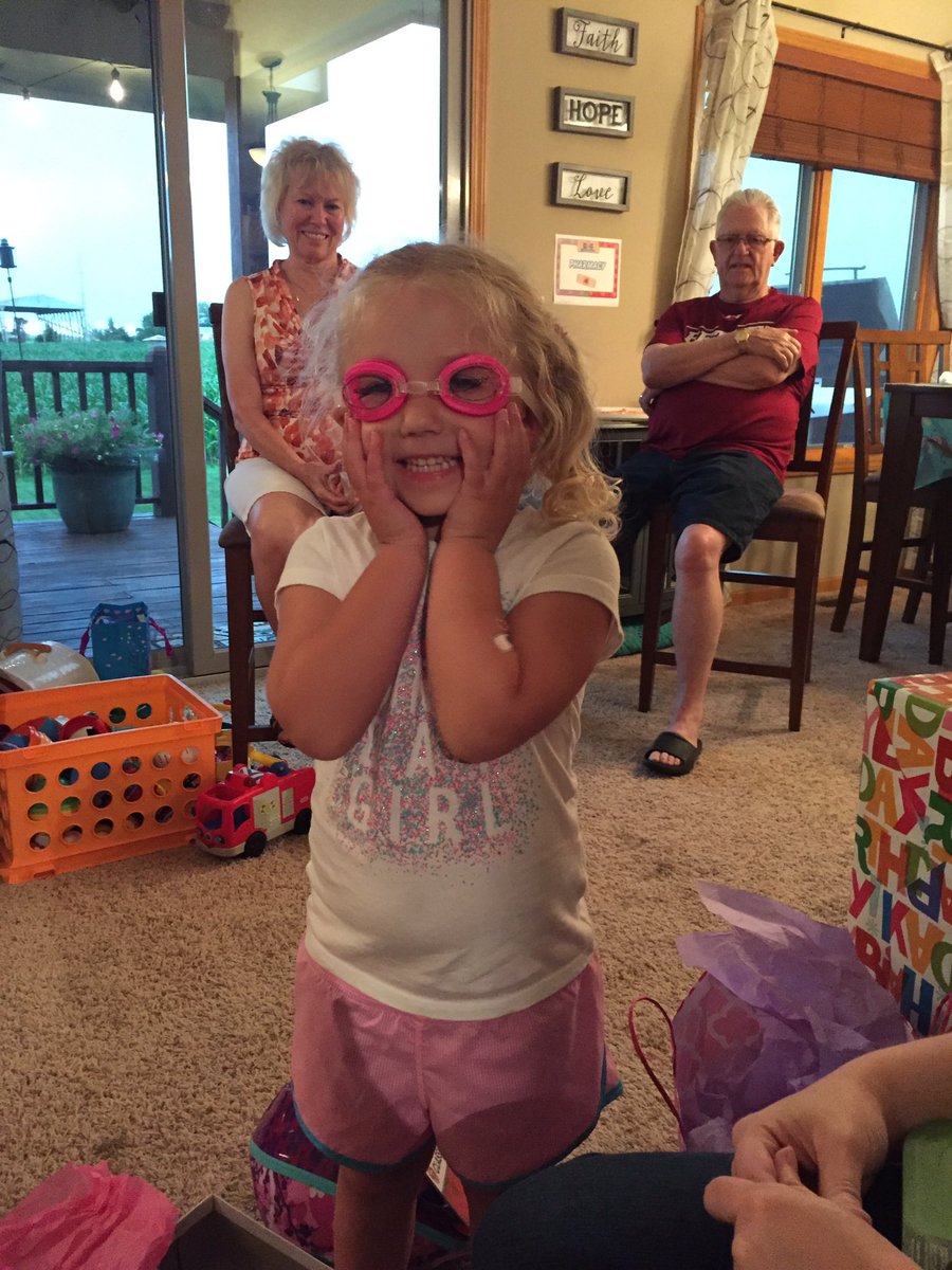 NWCADHoops's tweet photo. Love this girl so much! So blessed to share my birthday with her. She makes the day mean so much! #4already https://t.co/P1gjHFoVwl
