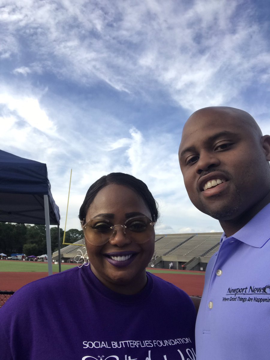 MLHarrisIII's tweet photo. Look who’s back home, comedienne and actress, Ms. Coco Brown. She served as the celebrity grand marshall for the Social Butterfly Foundation’s Lupus & Fibromyalgia Walk. #LupusWalk #LupusAwareness #CocoBrown #NN #757 #TylerPerryFilms #SITW #NNProud https://t.co/L697J7mNbp
