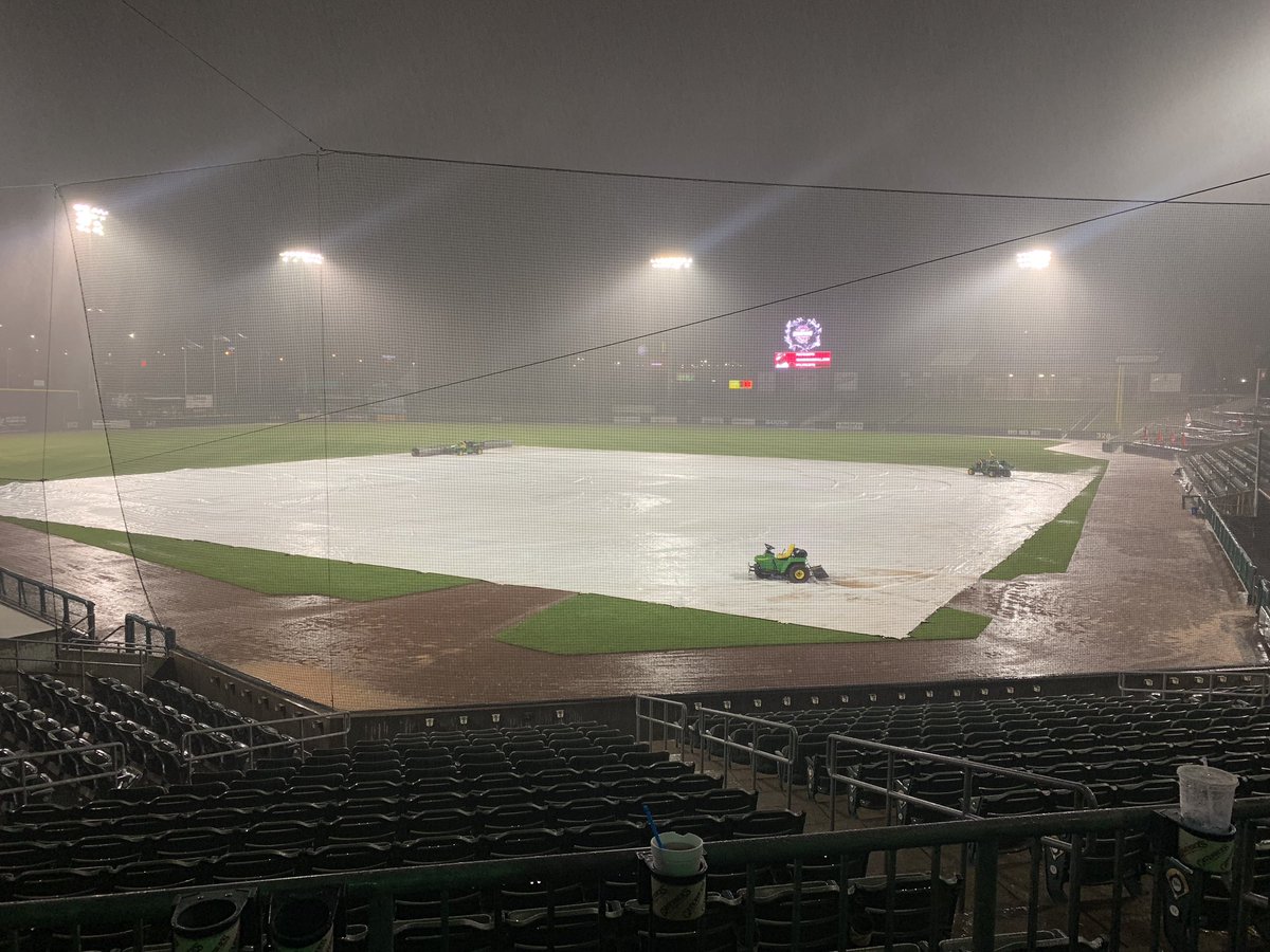 KCMonarchsTurf's tweet image. Oh good, I was afraid the warning track might start to dry out.. Tough Scene. #NotIdeal