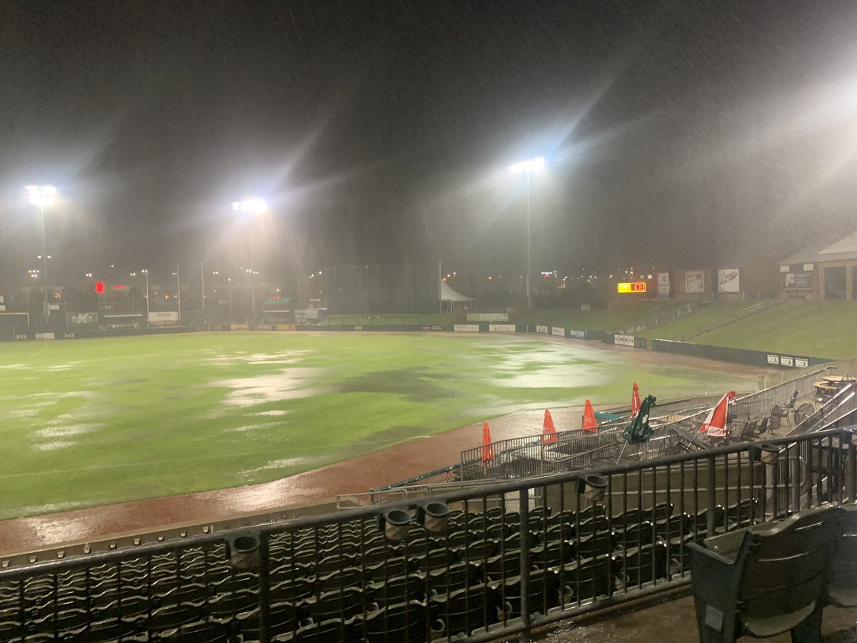 KCMonarchsTurf's tweet image. Oh good, I was afraid the warning track might start to dry out.. Tough Scene. #NotIdeal