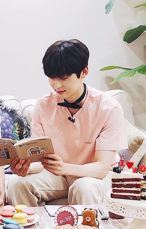 809universe's tweet photo. 디스패치 인스타 황애옹

https://t.co/WTfZlsLdrx
#황민현 https://t.co/YFuATft0Hg