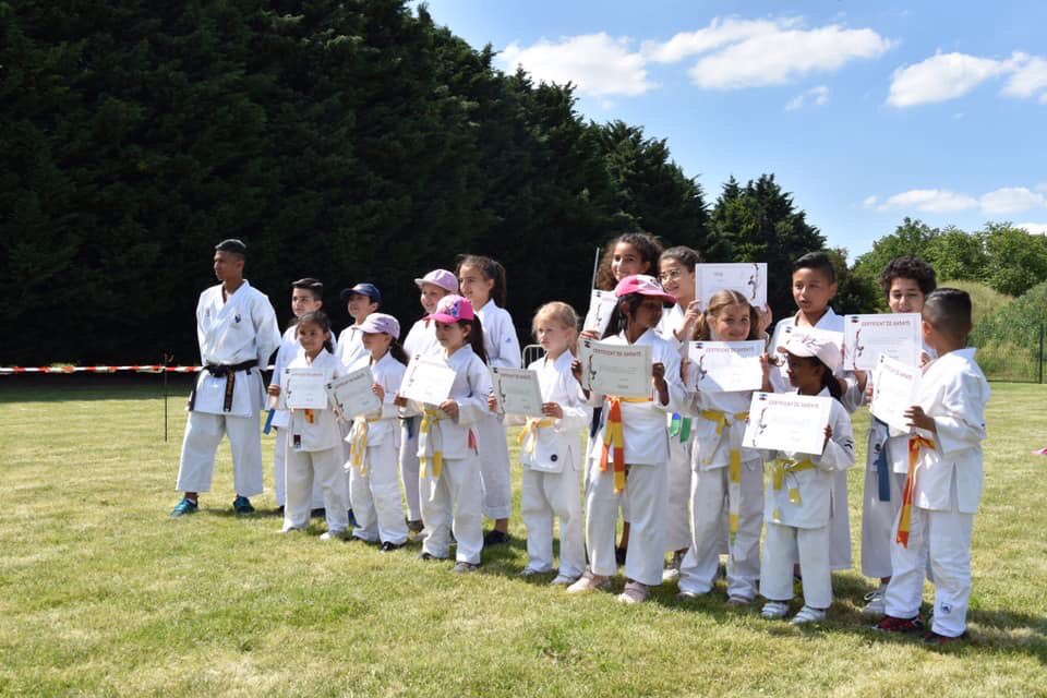 AdlaniFarida's tweet photo. Moment sportif à #villepinte, hier, à l’occasion de la «garden party» de #KCVO, dojo d’arts martiaux.
Moment bien agréable au cours duquel des démonstrations sportives et des remises de diplômes ont agrémentés ce bel événement. Bravo à toutes et à tous. https://t.co/SAJbnOvlVQ