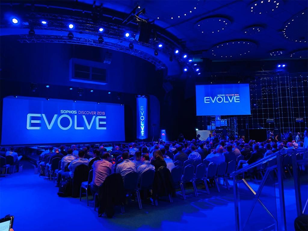 SophosFrance's tweet image. La #SophosPartnersConference a rassemblé nos partenaires. Nous avons voulu célébrer les plus engagés.
Le prix 🏆 Top Performer of the Year est décerné à @GroupEBS 👏 avec son fort engagement sur les solutions Next-Gen de Sophos
#Discover2019 #SophosPC #cybersécurité