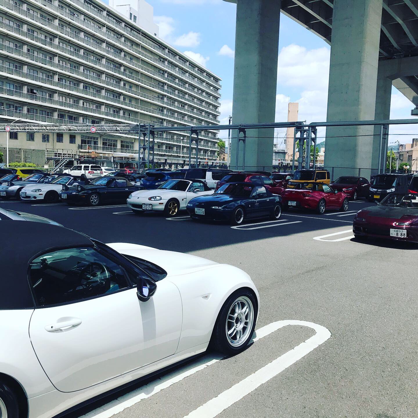 Yan 今日は朝から洗車して 広島ロードスターチャリティフリーマーケット 19 With マツダに行って30thの帽子とステッカーだけ買いましたが 帽子似合わない Yan 今日は朝から洗車して 広島ロードスターチャリティフリーマーケット 19 With マツダに行って30thの帽子とステッカーだけ買いましたが 帽子似合わない