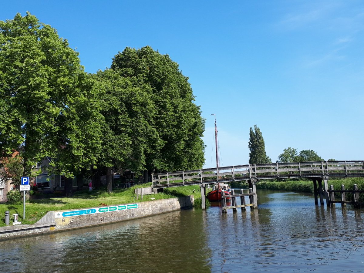 Lisa_Spit's tweet photo. Maarten komt rond 1215u aan in Franeker. Ook deze doorkomst is weer live te volgen via @ADnl met @Jelleakerboom. @mvdweijden heeft nu zo'n 122 kilometer afgelegd. https://t.co/ZMBmUXR06G