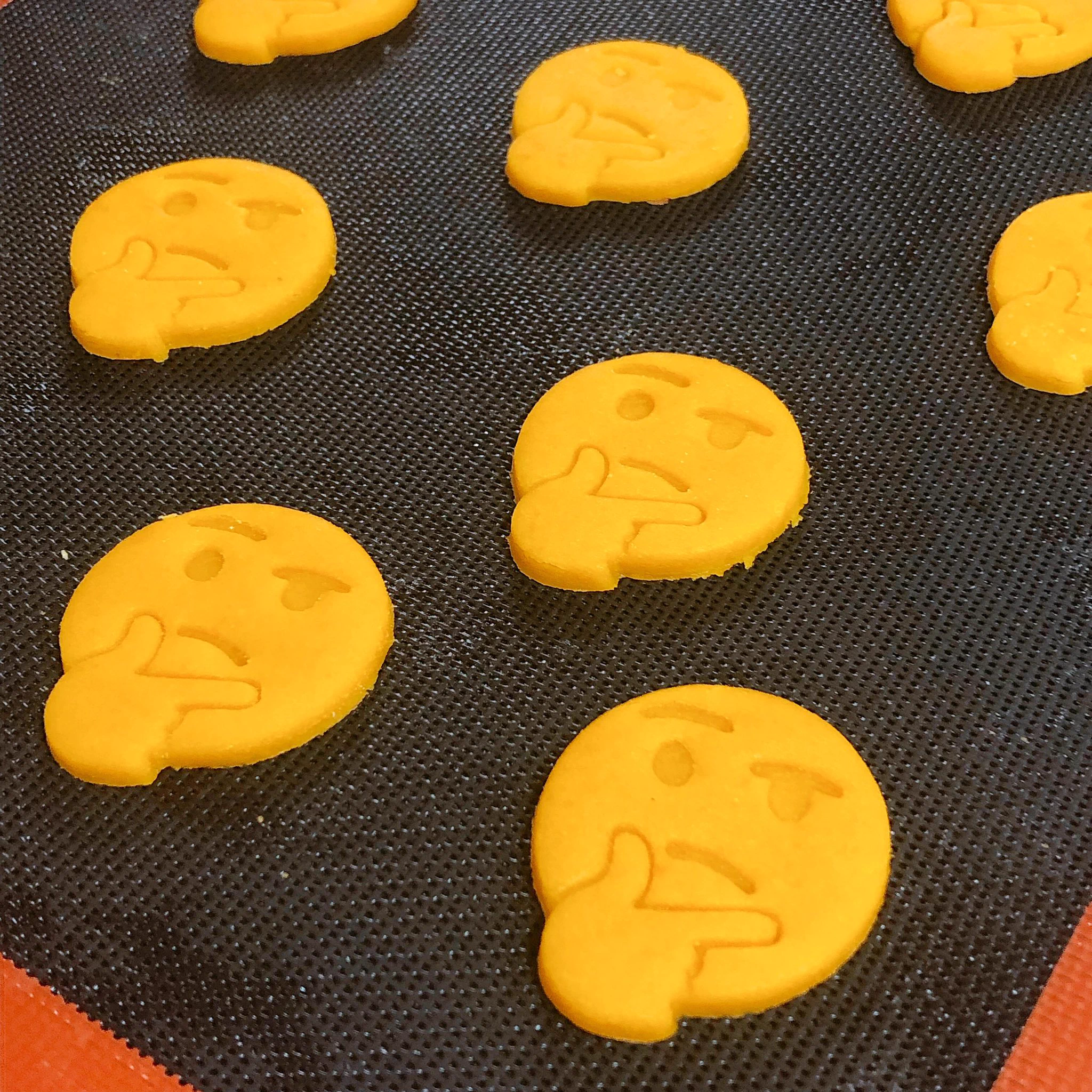 あの顔文字を作れるクッキー型が激かわな件！