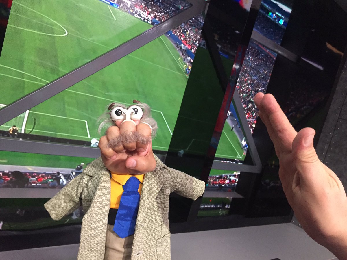 compayetd's tweet photo. El #MaestroNando viene anonadando al educando. Nos hablará de #Martinica #MexicoVsMartinica @LaJugadaTD @lasestrellasof #LaJugadaDelVerano #CopaOro https://t.co/XAzTOGT4F1