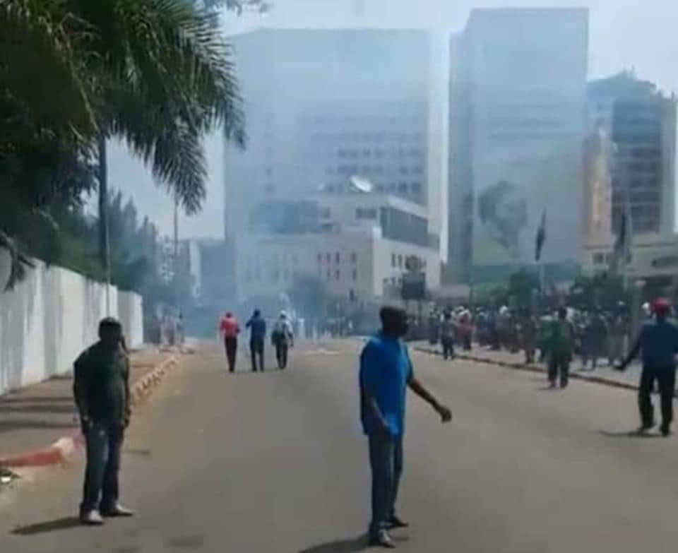 BrunoCacique's tweet photo. Voici ce que la #Police d'#AliBongo utilise pour disperser des étudiants qui réclamant des bourse. #Gabon
@ONU_fr @dw_francais @africapostnews @AFRICA24TV @amnestyfrance @bbcafrique @BFMTV @Deputee_Obono @bernardpivot1 @benoithamon @CNEWS @DelphLecoutre https://t.co/8TCkptl2l3