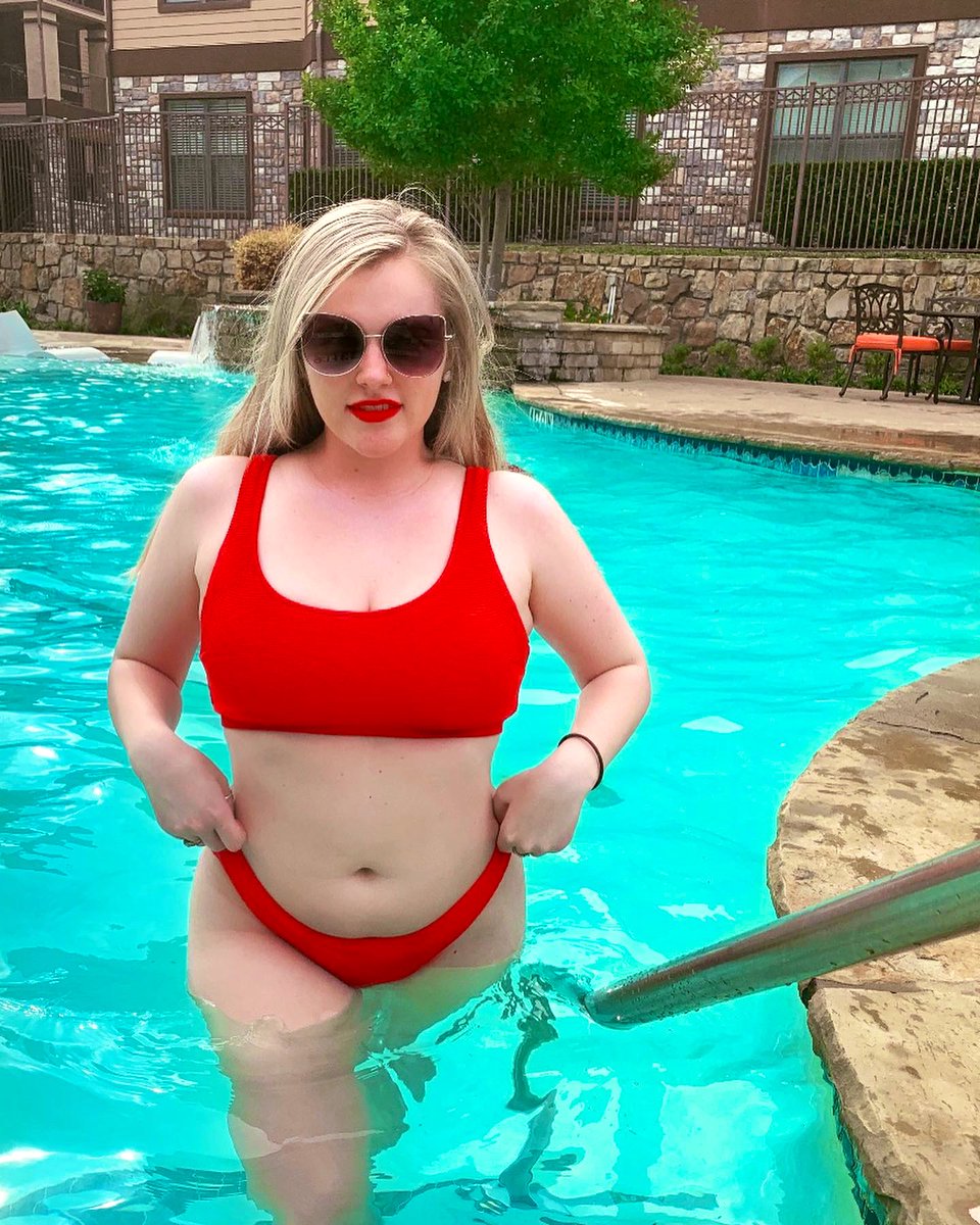 SarahNicole2016's tweet photo. Here’s some pics trying to make pale 𝙒𝙤𝙧𝙠 for me https://t.co/nd290cwkAB