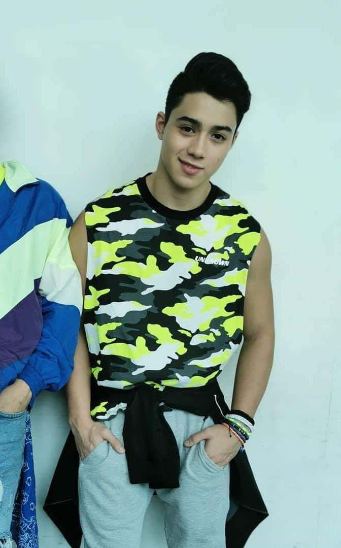 wunderer__'s tweet photo. masyado namang hot @mrmichwunder!

#ASAPNatinTo https://t.co/SAF4vI8Iub