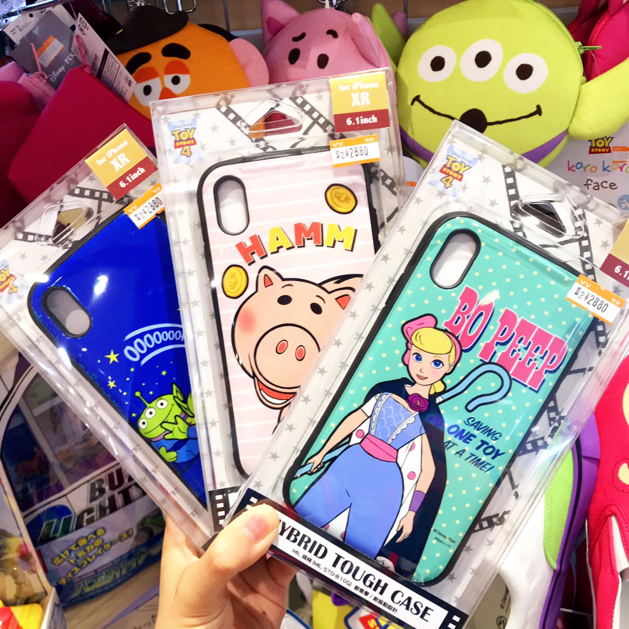 ট ইট র ヴィレッジヴァンガードセレオ国分寺 トイストーリー の Iphoneケース 入荷しました トイストーリーのグッズはカラフルで色鮮やかで 見てるだけで楽しくなりますね