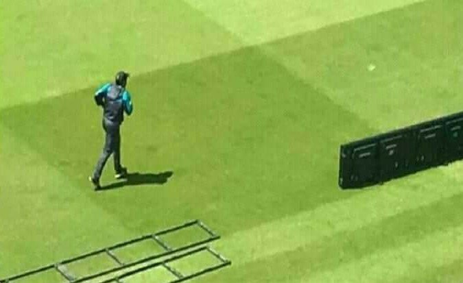 PakistaniMemes3's tweet photo. Work Hard in Silence....
Let Success be your noise 👏👏

#Kaptaan 💞💞 https://t.co/P6cNRX0Ptg