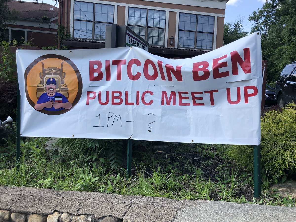 TeamCrypto101's tweet photo. This was an excellent crypto meet up ๐ฏ thanks to bitcoin Ben @bensemchee all the people who was there @Rob_Cash71 @CKJCryptonews @thinkingcrypto @jonnylitecoin #xrp #Historywasmade #crypto #btc #ltc #eth #VeChain coolest people on earth ๐ https://t.co/ZCkreRSSYN