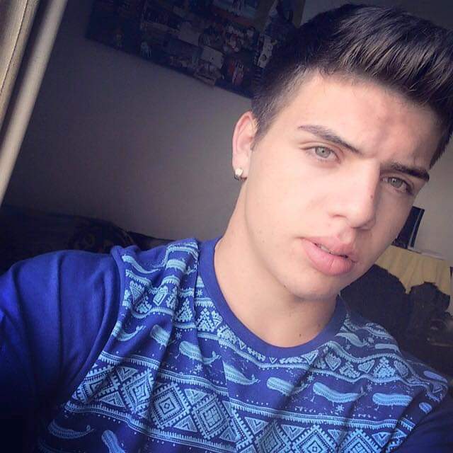 FSardat's tweet image. 