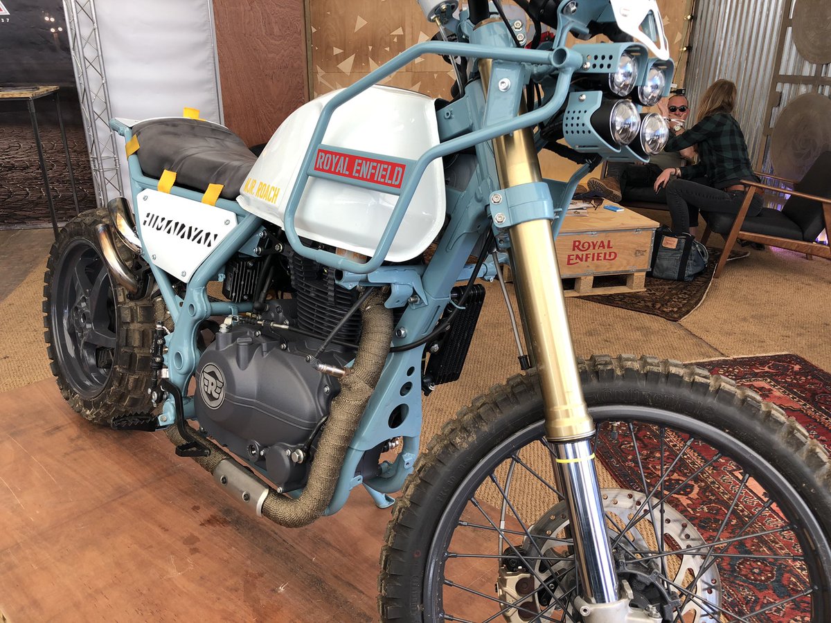 desmobetty_'s tweet photo. Chez Royal Enfield ils se sont bien amusés aussi #caferacerfestival #royalenfield #declinaisons https://t.co/aP9WLY7sGM