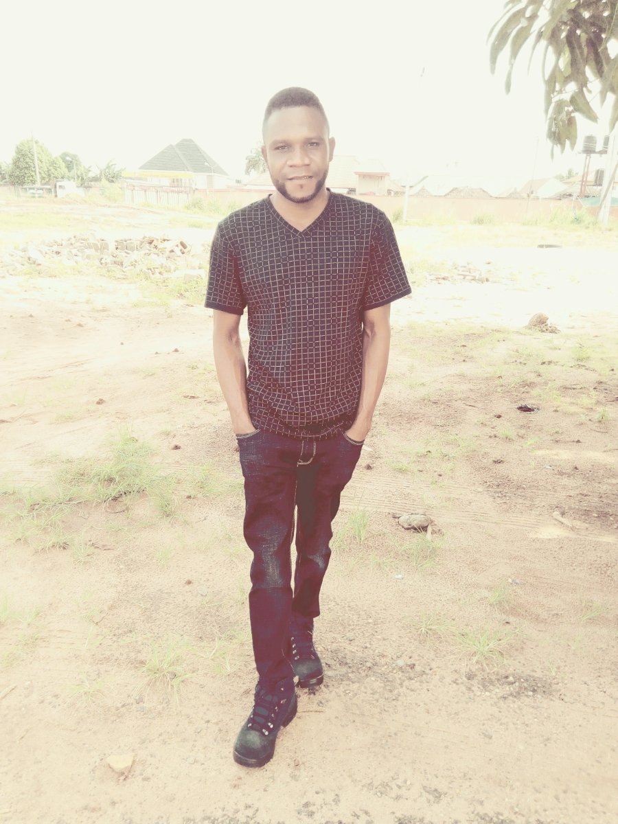 JacobNumgba's tweet image. If you give God half of your problems and hold half,make Sure you going to handle the half by yourself, happy Sunday to you all