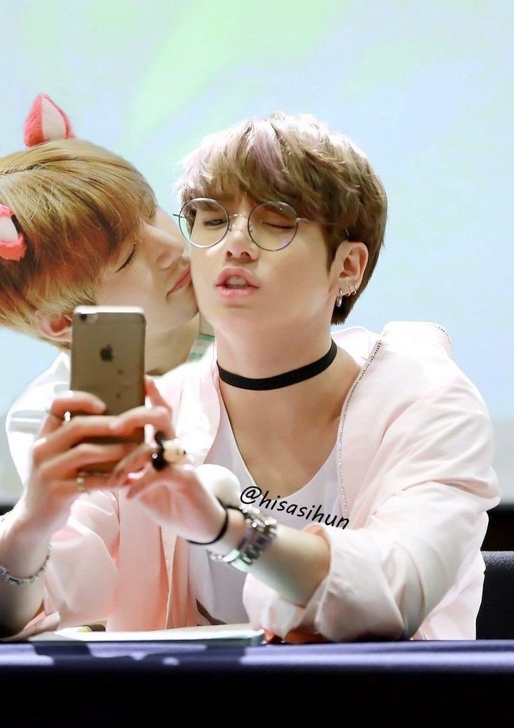 Th14696241's tweet photo. #김태헝
And
#전정국 
Vkook love forever💜💜💜💜💜💜💜���💜💜💜💜💜 https://t.co/FJyA638rIE