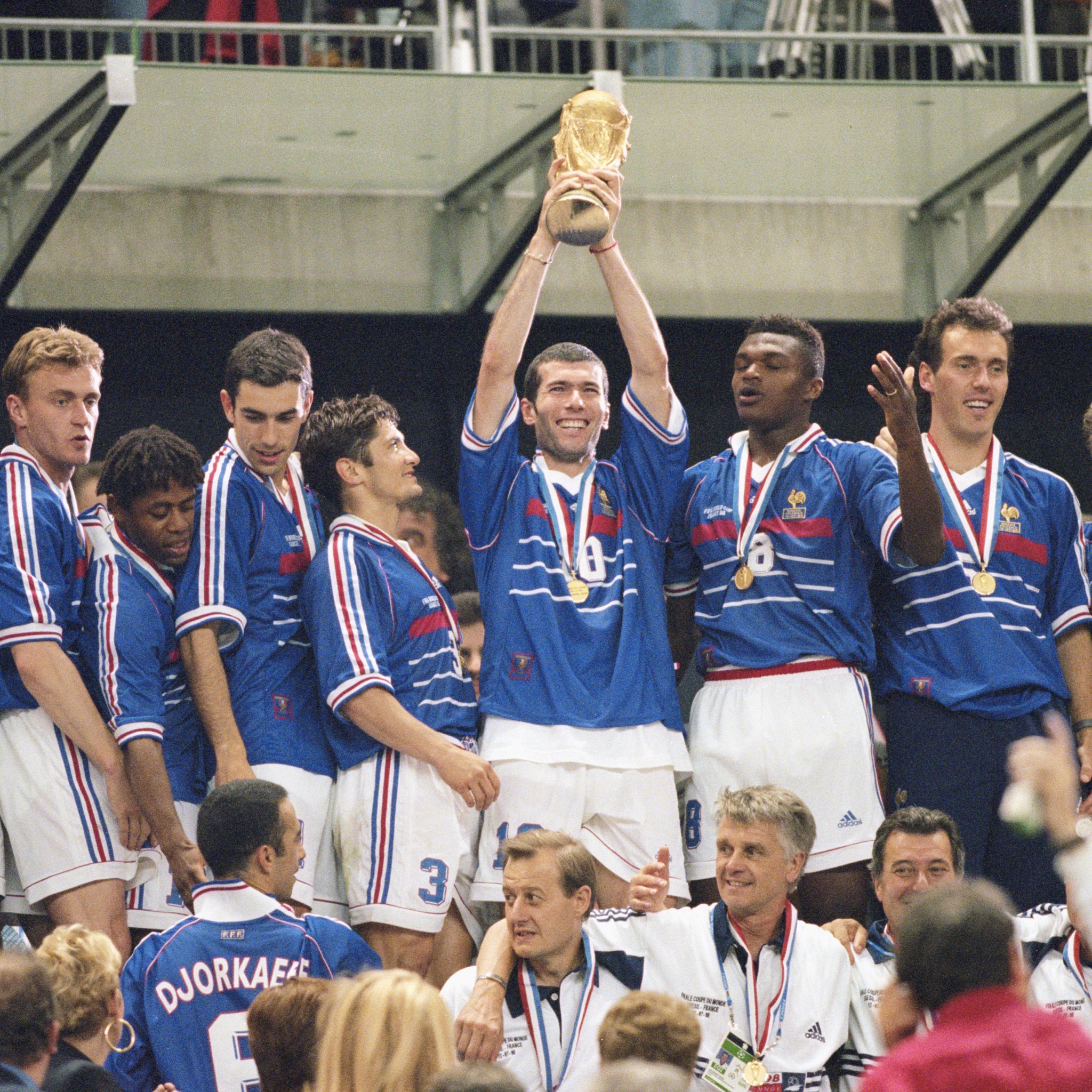 A big happy birthday to Zinedine Zidane One of the best to ever do it 