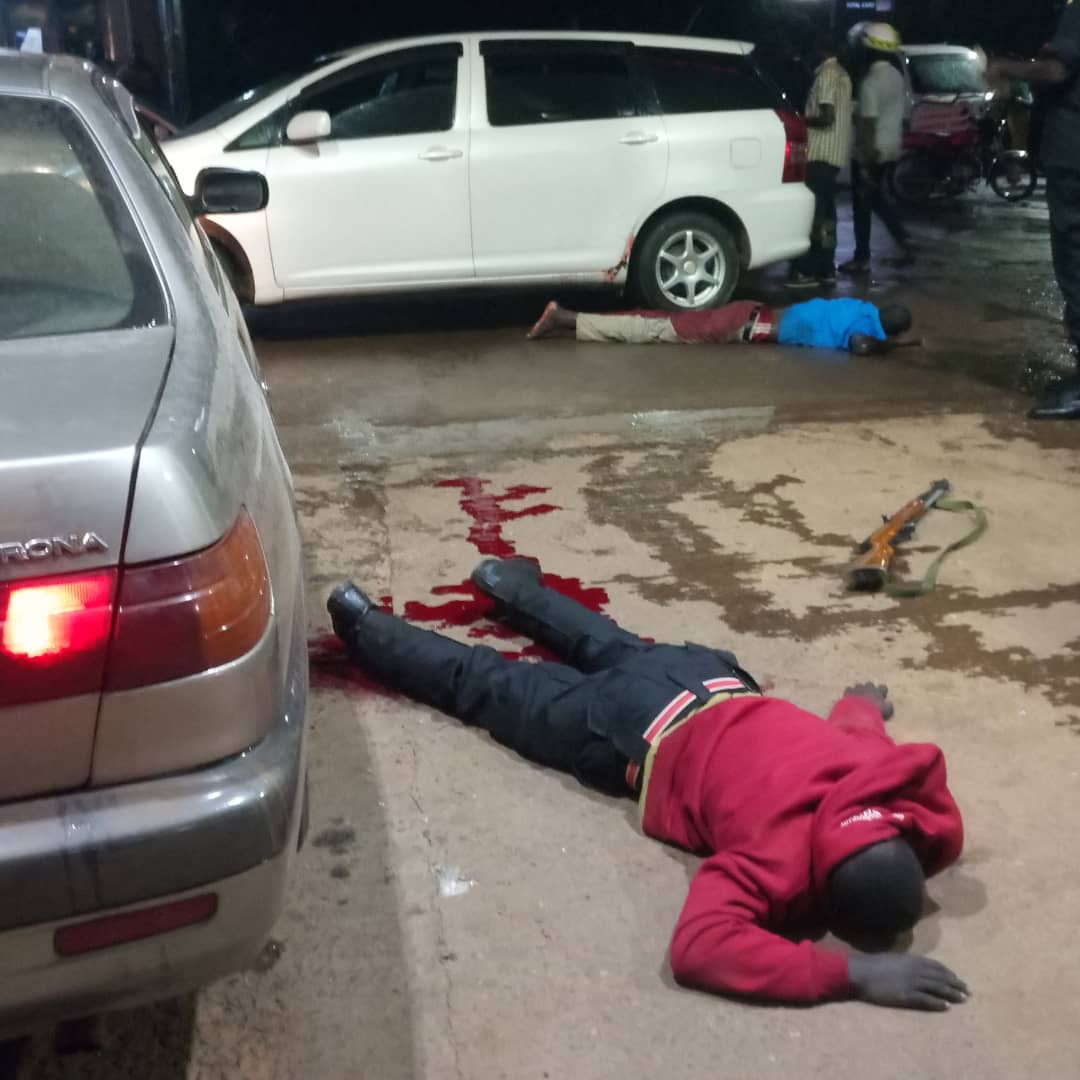 MuwadaNkunyingi's tweet photo. Two shot at a fuel station ,uganda https://t.co/zNmFbl0laK