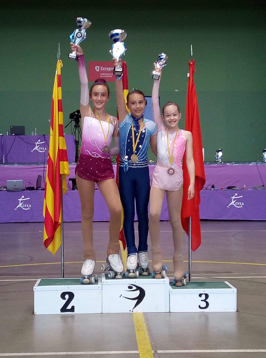 CPAlagon's tweet photo. 🏆 Enhorabuena a Miriam Alberuela por su segunda posición en el Campeonato de Aragón en Categoría alevín, que le clasifica para el Campeonato de España 💪👏 Bravo!!! 
#sienteelpatinaje 
https://t.co/eLNKcvl3bE https://t.co/ThXCw3qEUR