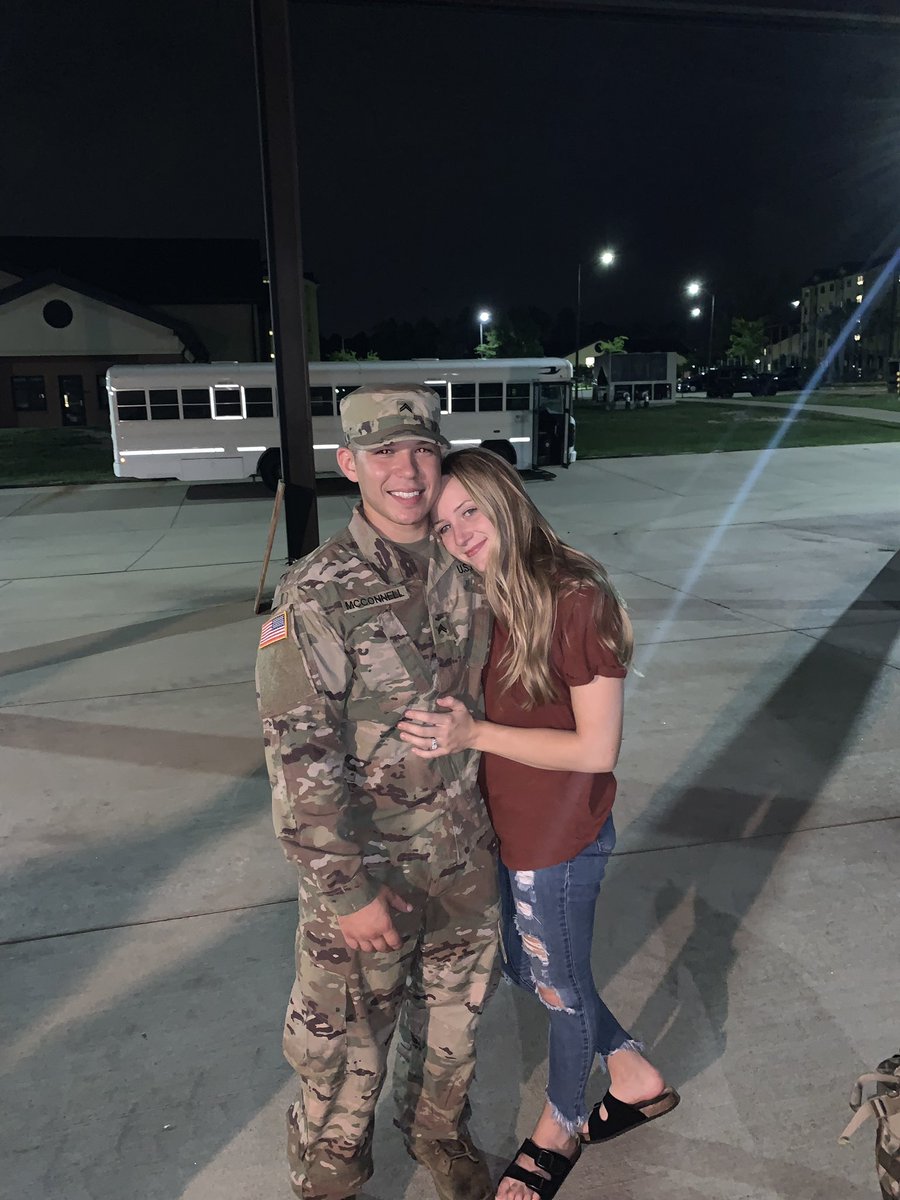 xxcarriemc's tweet photo. Wishing I could fast forward to 9 months from now.... Twitter do your thing #deploymentsucks #itjuststarted #fuckdudeiwantmyhusbandback https://t.co/UfuTACtDdQ