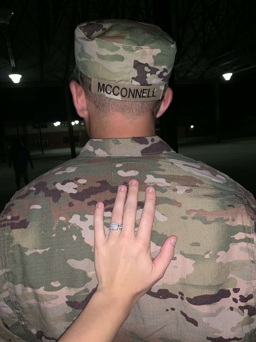xxcarriemc's tweet photo. Wishing I could fast forward to 9 months from now.... Twitter do your thing #deploymentsucks #itjuststarted #fuckdudeiwantmyhusbandback https://t.co/UfuTACtDdQ