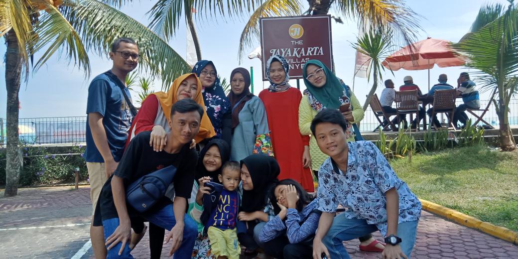 jayakartaanyer's tweet photo. Terima kasih keluarga besar Mrs.Mayasyari telah berlibur dan berkunjung ke The Jayakarta Villas Anyer......!!!
Well located & friendly hotels
#happyfamily
#jayakartahotelsresorts
#jayakartaanyer
#hotelanyer
#hotelpromotion
#pantaianyer
#jayakartaclub
#guestactivity https://t.co/cGZjGhseCs