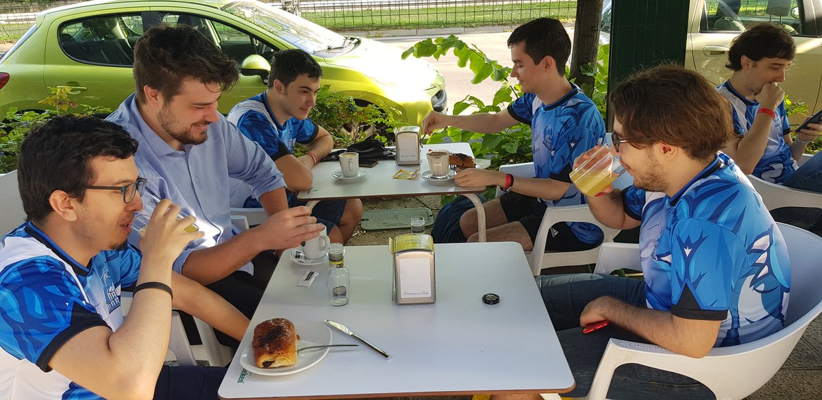 🌀Buenos días DraKes🌀

⚔¿Preparados para el último día de <a href="/Gamergy/">GAMERGY</a> ?

#Gamergy10 #GoDraKes  🐉